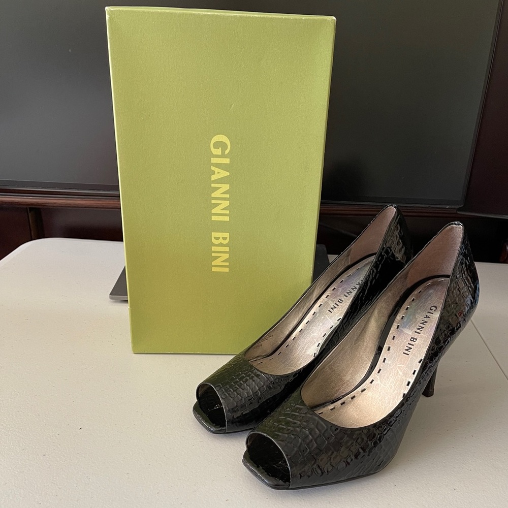 Gianni Bini Black Peep Toe Heels